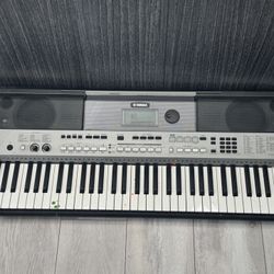 Yamaha PSR E443 61 Key Keyboard - Gray