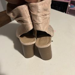 Pink suede’s heels