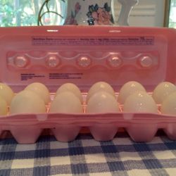 FRESH CHICKEN  EGGS HOME GROWN.. $5  A DOZEN