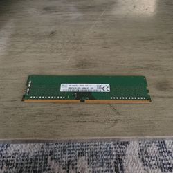 SK Hynix 8GB DDR4 Memory Stick