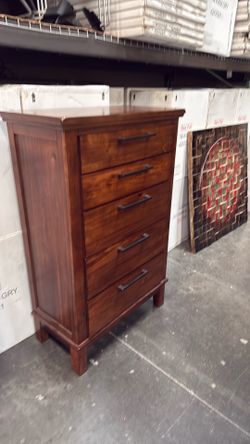 5 drawer Ashley  ralene wood chest dresser 56x36x18 very clean