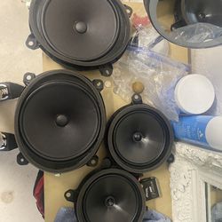 2022 Tundra Door Speakers