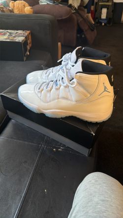 Jordan 11 Legend Blue