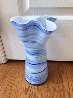 Flower Vase (Blue and White)