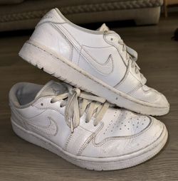 AIR JORDAN “Jordan 1 Retro Low Golf Triple Whites”