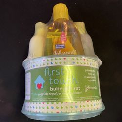 Johnson And Johnson Baby Gift Sets Body Wash, Shampoo , Lotion, Desitin 