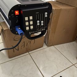 350W LED Follow Spot Light for Stage Muti-Color Professional Performance Lights 