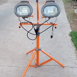 HDX 1200 WATT HALOGEN TRIPOD