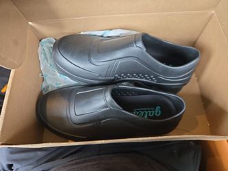 Gales+ The Standing Shoe.  Black Non Slip Shoes