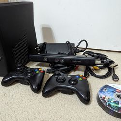 Xbox 360 4gb Bundle 2 Controllers, Kinect, 15 Games