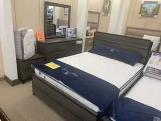 bedroom set queen dresser mirror nightstand NEW in the box $39 down