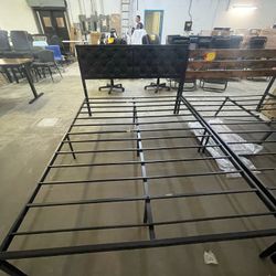 Queen Platform Bed Frame with Diamond Stitched Tufted Faux Leather Upholstered Headboard, (Black) 0439-qpo 💰80$