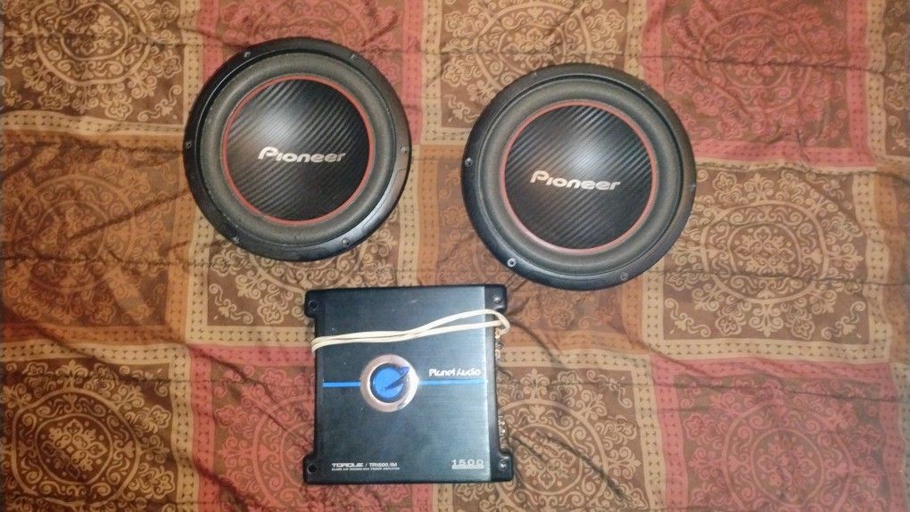 Pioneer 10 inch Subwoofers and Amp