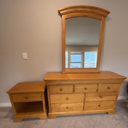 Maple Bedroom Set
