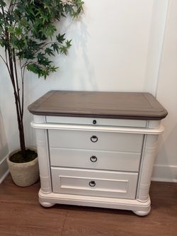 Oversized Nightstand Set (2)
