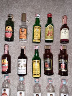 20 vintage mini bottles (empty)