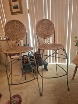 2 HEAVY IRON WICKER BARSTOOLS