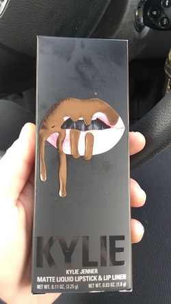Kylie Jenner Matte Liquid Lipstick & Lip Liner