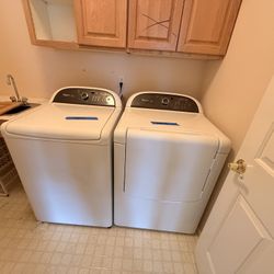 Whirlpool Cabrio Platinum Washer & Dryer – Works Perfect