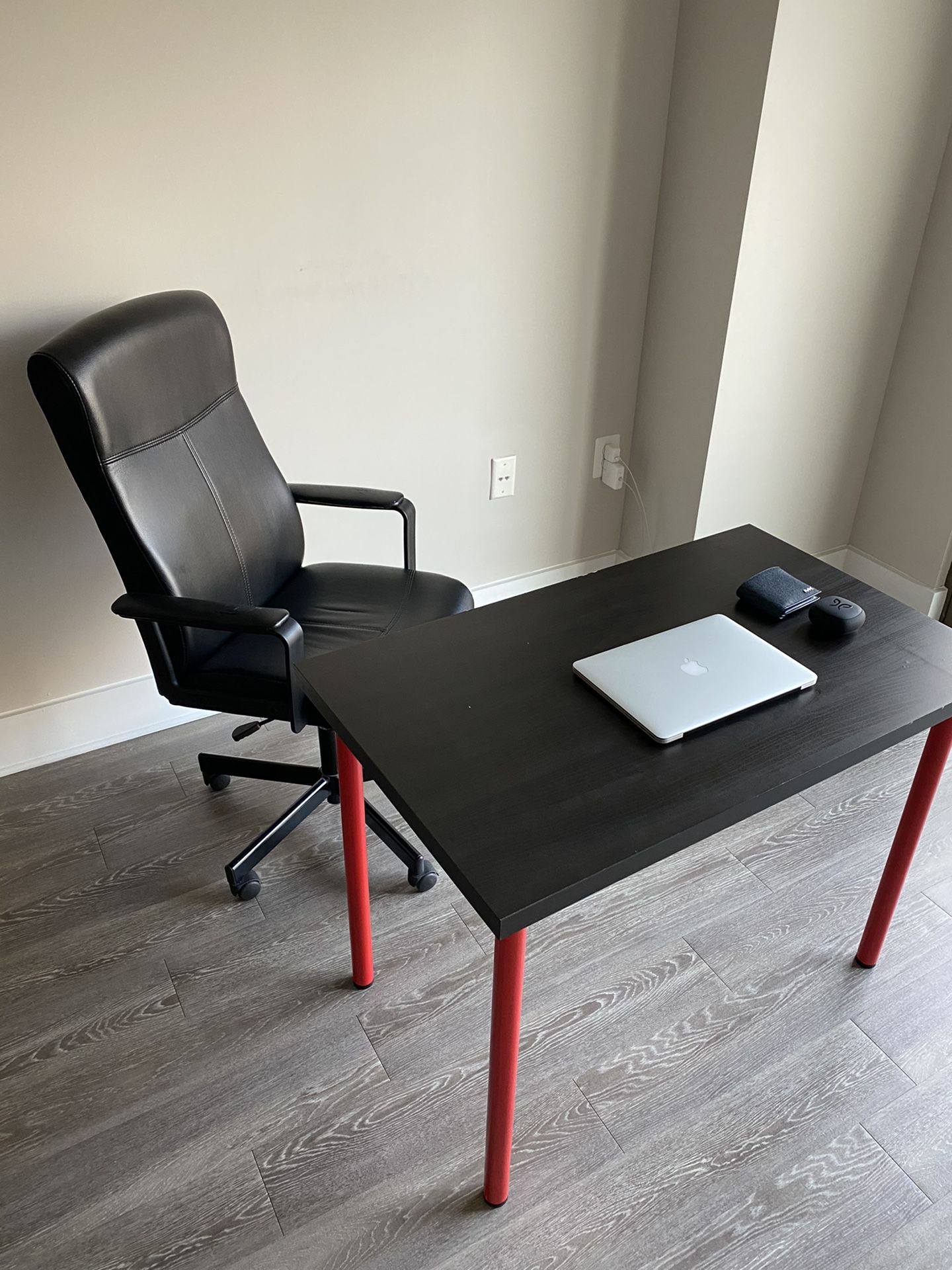 Office Chair and Table