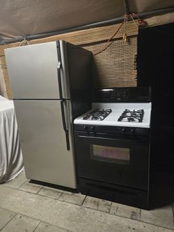 Hotpoint apartment fridge and kenmore Gas Stove