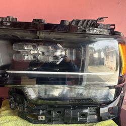 OEM Driver Side LED Black Bezel Headlight 2019-2024 Ram 2500/3(contact info removed)3AB 