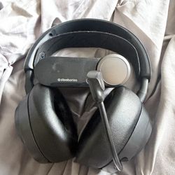 Arctis Nova Pro Wireless Gaming Headset