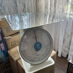 Table Scale 200 Lbs Capacity Brand New . 