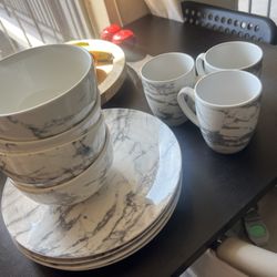 Plate 🍽️ Set With Cup 