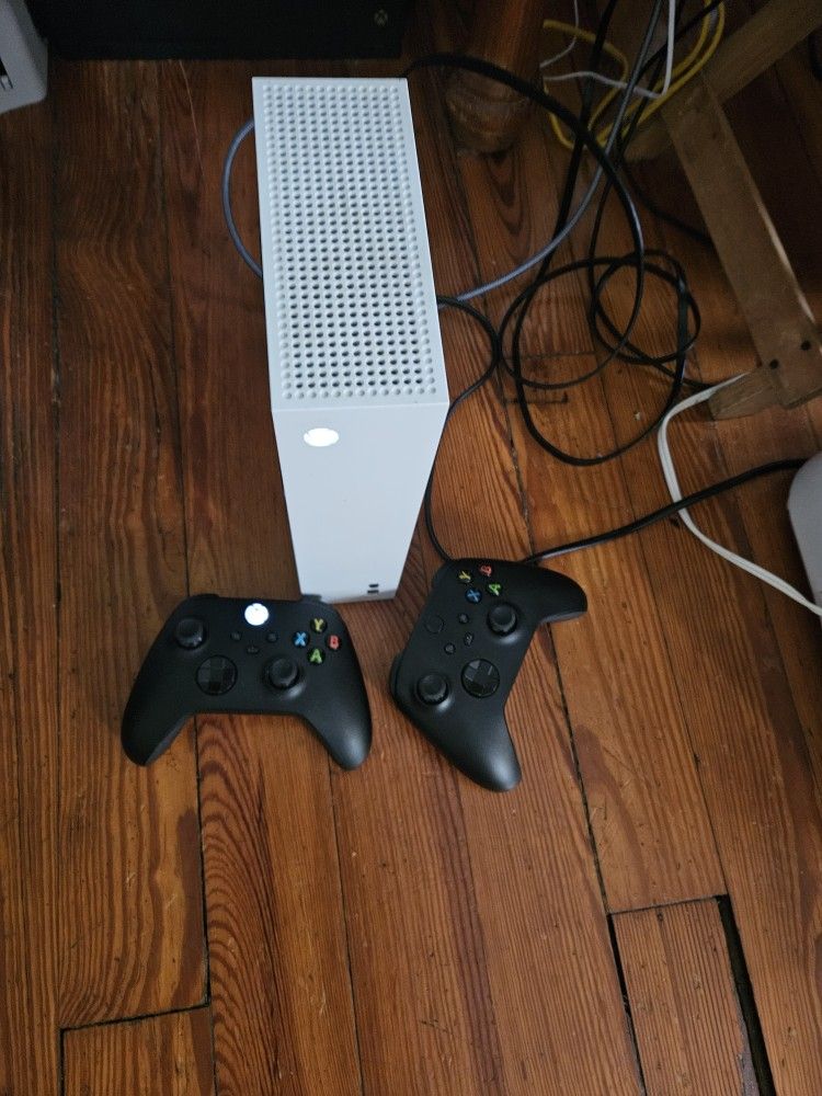 Xbox One Series S 2 Controllers