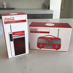 Coca Cola  ( NEW In Box) Vintage Radio & Retro Bluetooth Speaker w/FM Radio