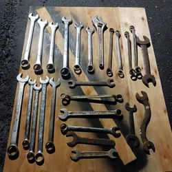 Lot Of Wrenches 25 One Crestent Used 30 Or Best