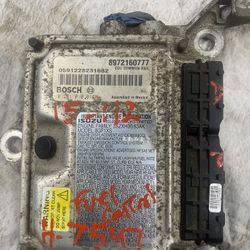 2004- 4-2005  CHEVY GM DURAMAX Lb7 DIESEL LLY FUEL INJECTION MODULE FICM 6.6L 