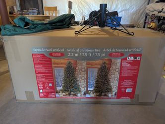 7.5 Ft Christmas tree