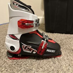 Children’s ski boots