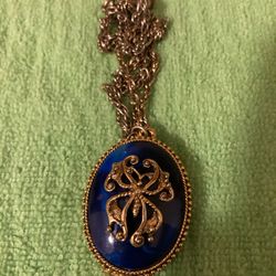 Vintage MAX FACTOR Hypnotique Blue Locket