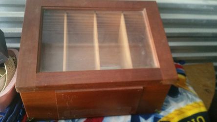 Cigar humidor display case