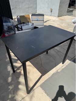 Free desk