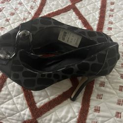 Dress Pumps 15$ Puck Up Today 