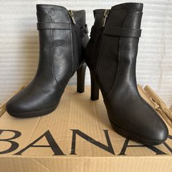 Shoe : Banana Republic
