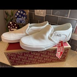 NWT. VANS 8.5 