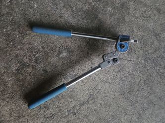 Hand tube bender
