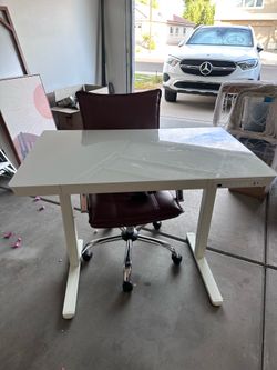Electric Standing Desk & Chair