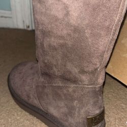 UGG cool brown suede celvin boots