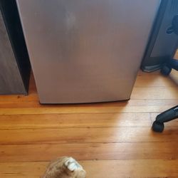 Whirlpool 3.5 Cu Ft Refrigerator