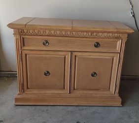 Flip top bar cabinet/Buffet