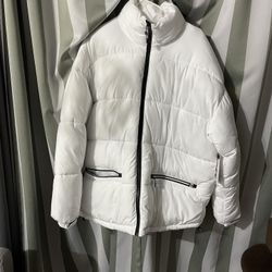 BRAND NEW WITH TAGS PUFFER JACKET