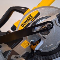 DeWalt 20 V Max Miter Saw