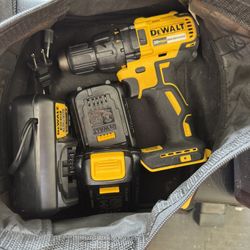 DeWalt 12v/20v max battery with two 20v battery packs DCB201 & DeWalt 20v max 1/2 in. brushless cordless drill 