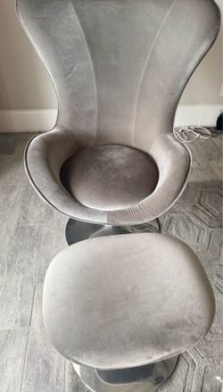 Beautiful Gray Velvet accent modern swivel chair with foot rest /ottoman
